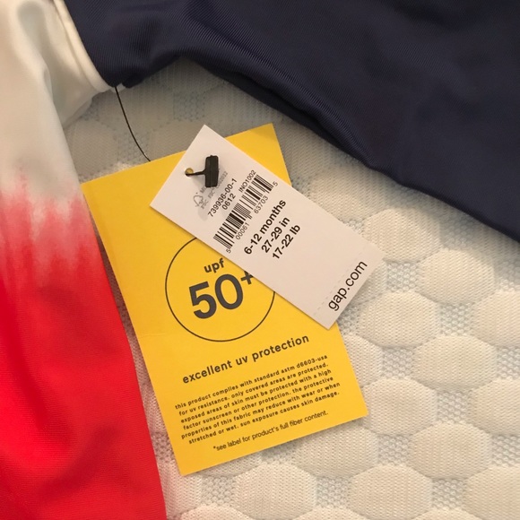 Baby Gap swimsuit rashguard - Picture 2 of 2